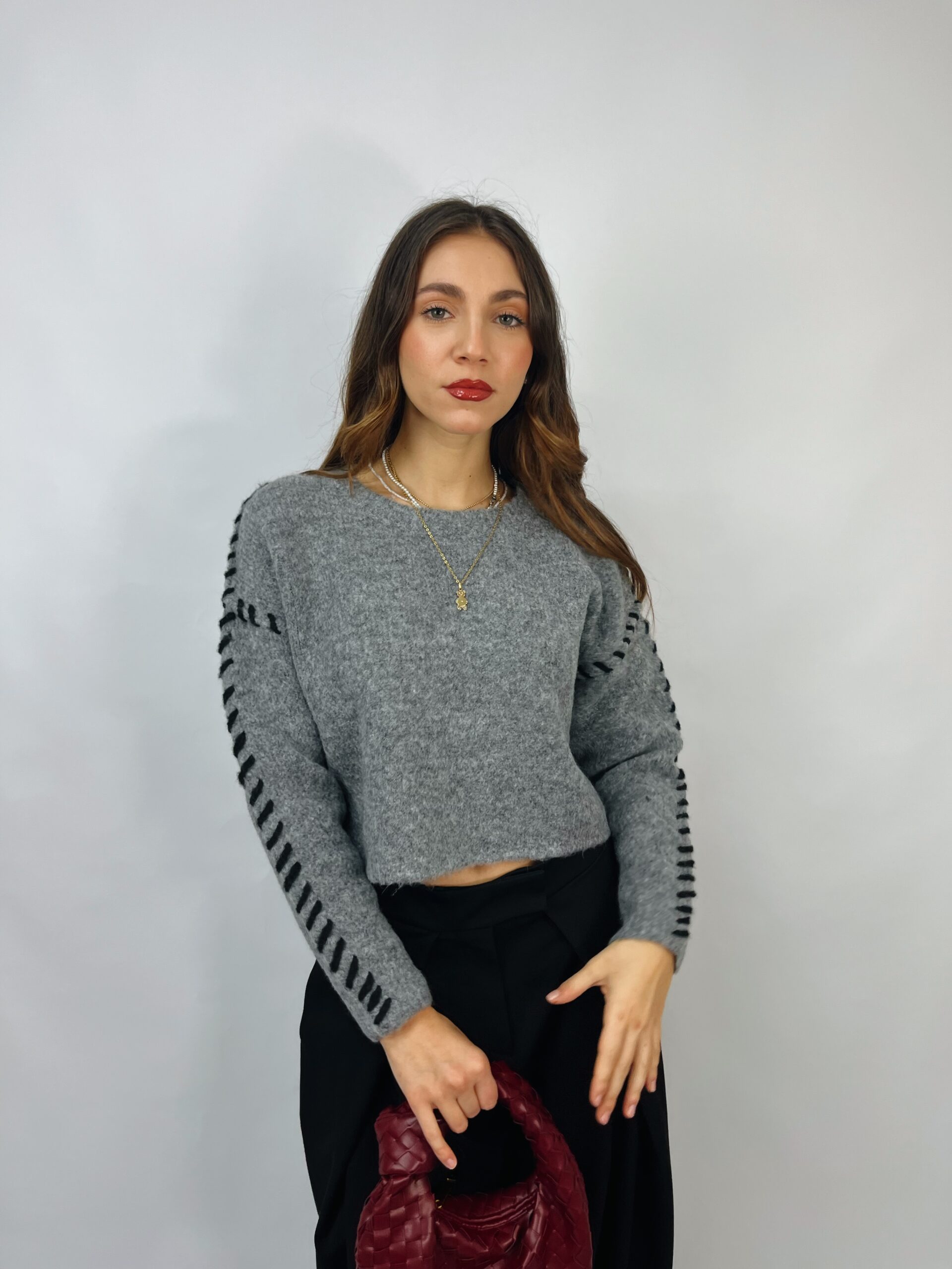 Maglia crop con impunture - immagine 2