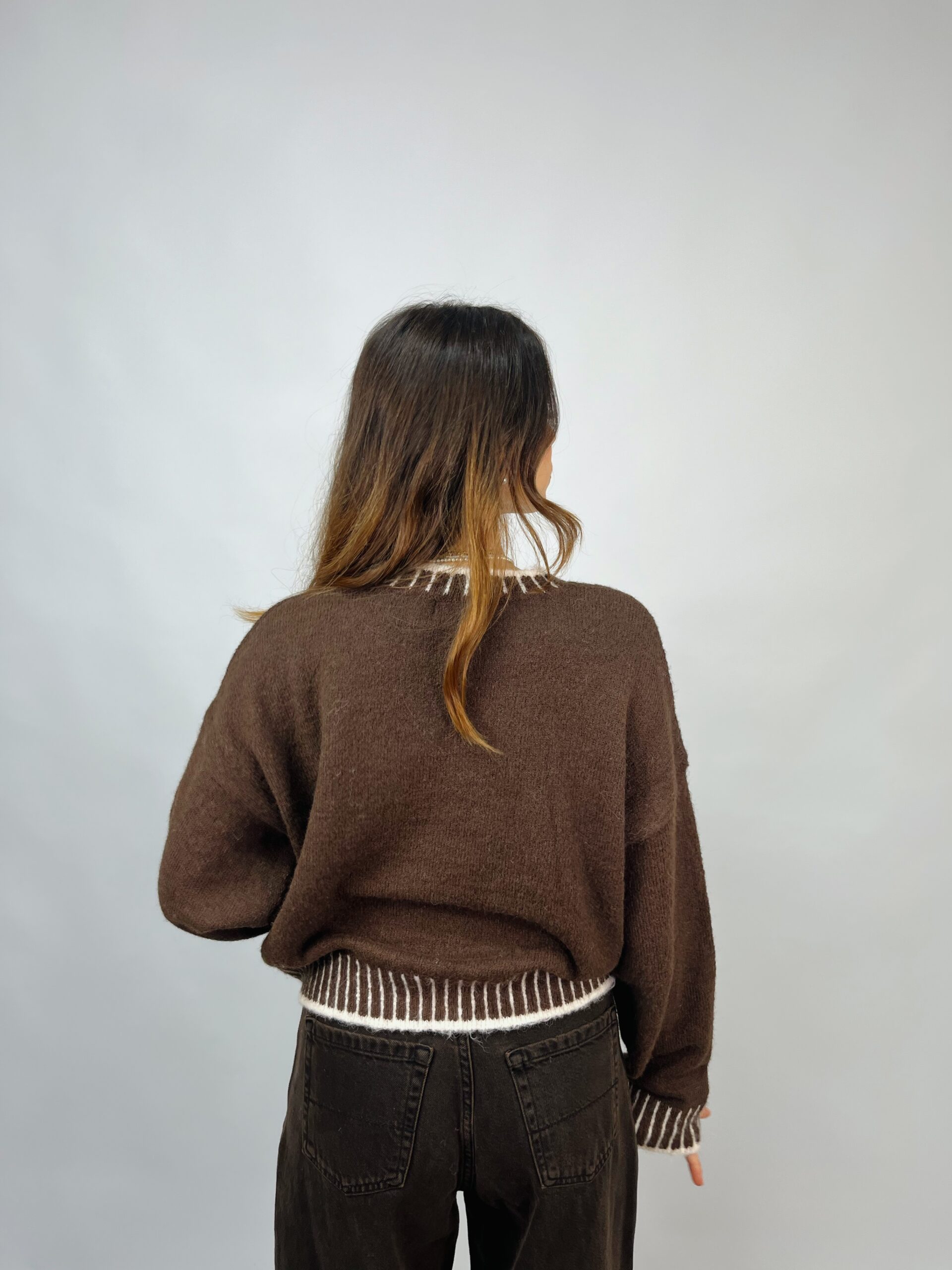 Maglia con polsi e fondo in contrasto - immagine 2