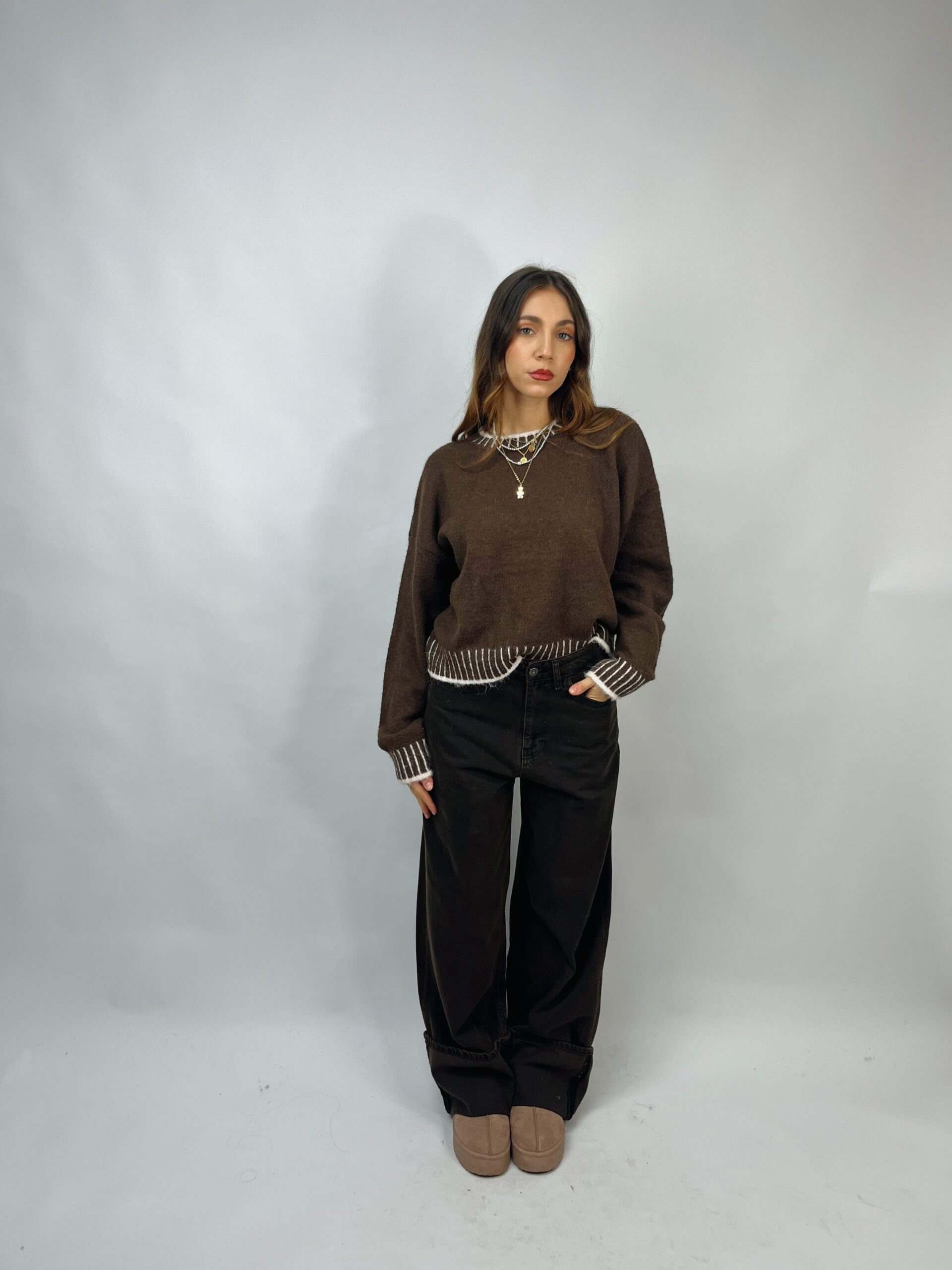 Maglia con polsi e fondo in contrasto - immagine 3