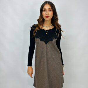 Abito tartan con scollatura in pizzo