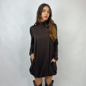 Abito corto con fondo arricciato