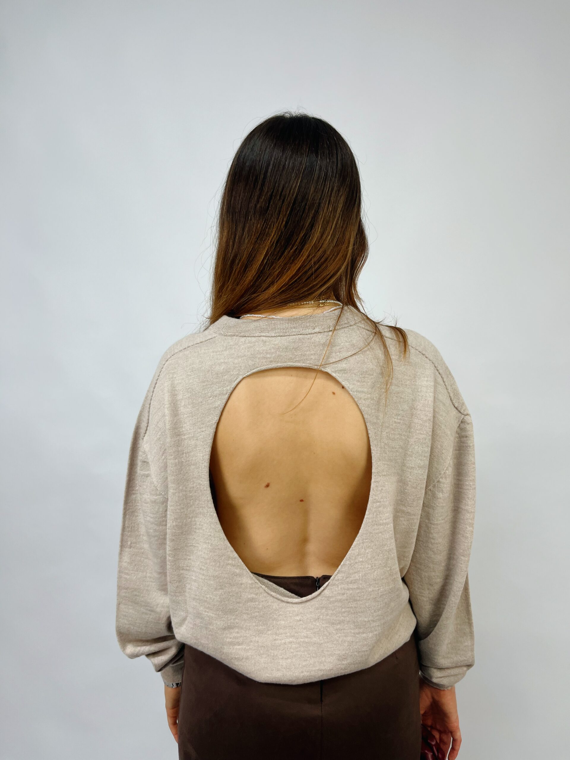 CASHMERE & LANA CAPSULE - Maglia girocollo con buco sulla schiena