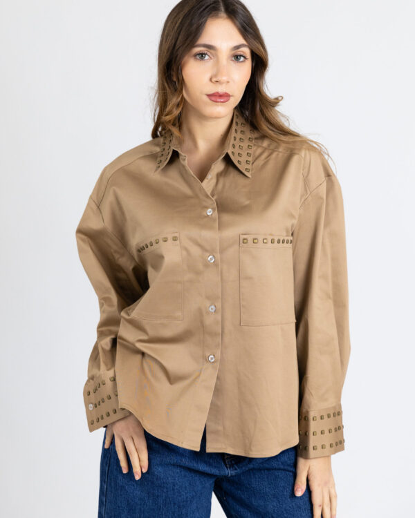 Future Apparel - Camicia boxy con borchie dorate